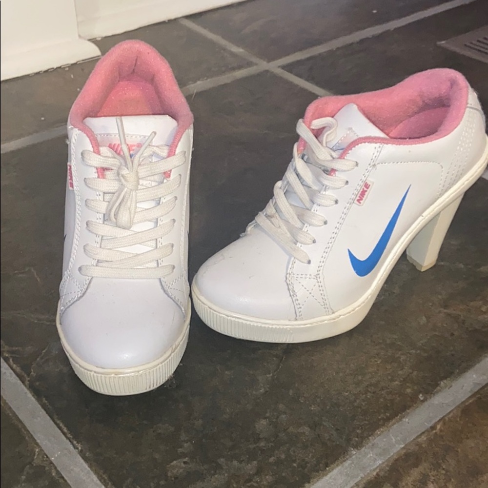 Nike heels pink and blue accents